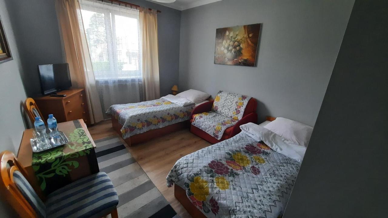Hotelowe Pokoje J.Bukowiecka Tuszyn Exterior foto